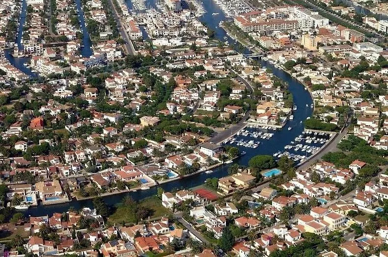Berni'S House Empuriabrava Apartment