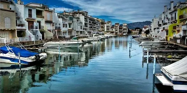 Berni'S House Empuriabrava Apartment 0*,  Spain